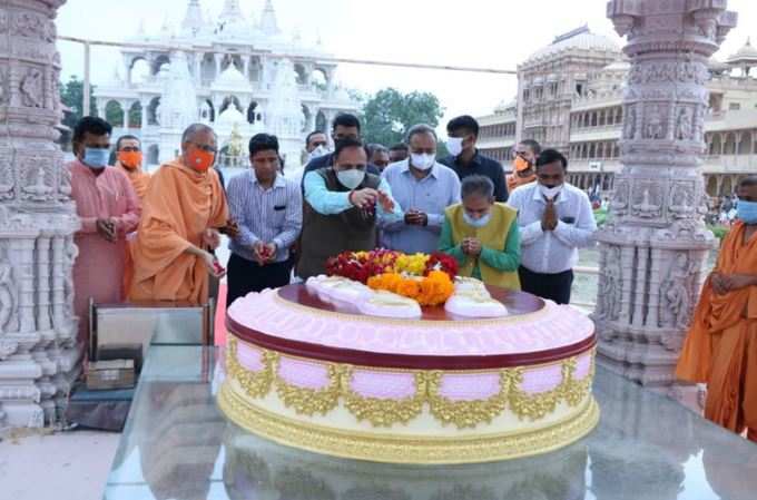 CM રુપાણીએ શ્રી કષ્ટભંજનદેવ હનુમાનજી મંદિર સાળંગપુરની મુલાકાત લીધી
